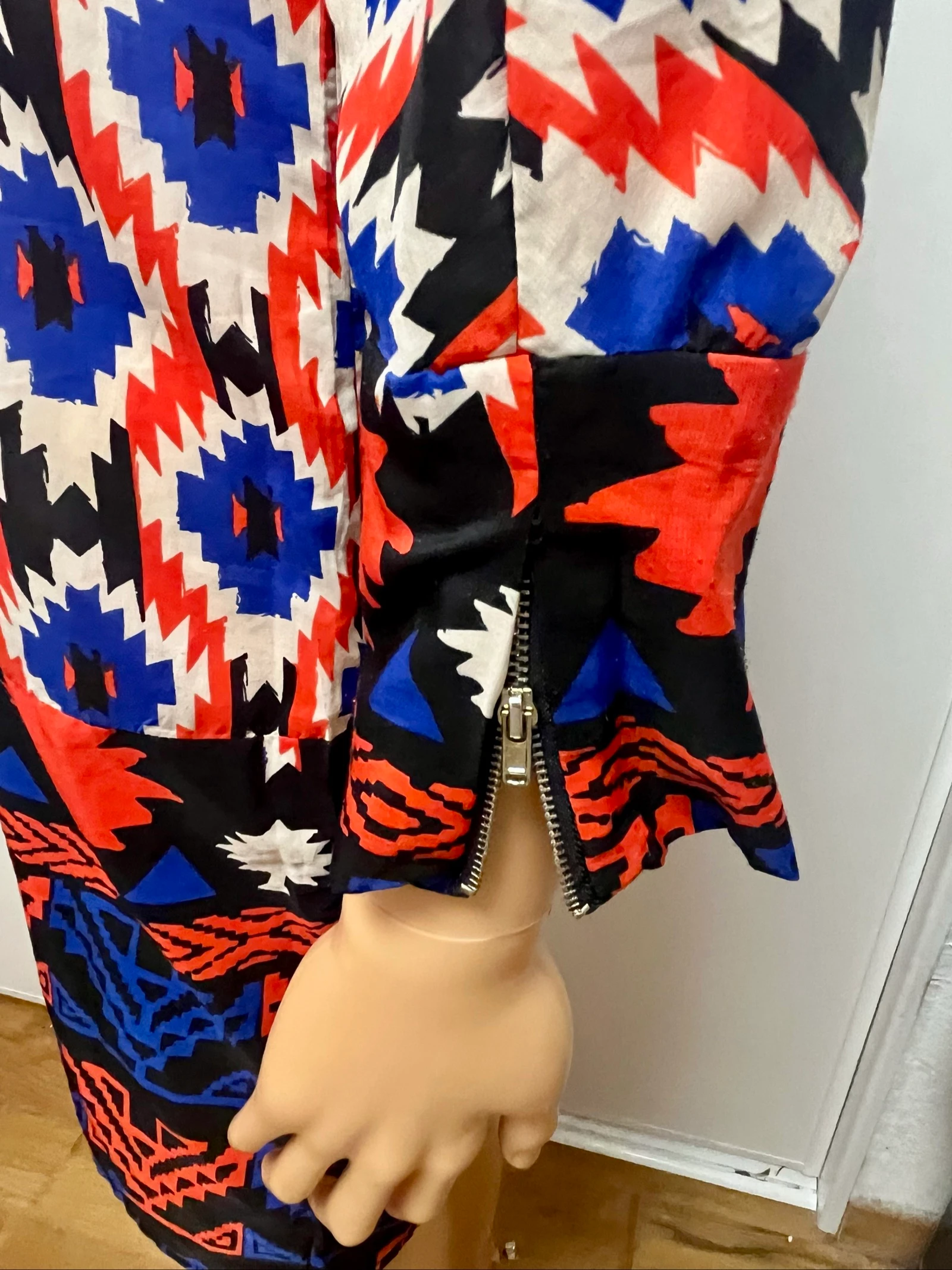 Vestido con motivos gráficos – photo 5